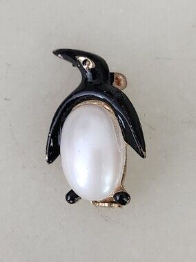 Vtg Made In Korea Black Enamel Penguin Faux Pearl Accent Brooch